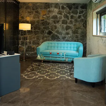 Thalos Boutique *
